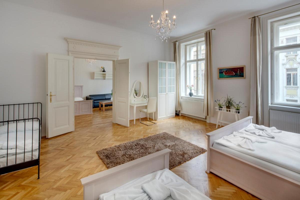 Kaprova - Old Town Apartments, Prague